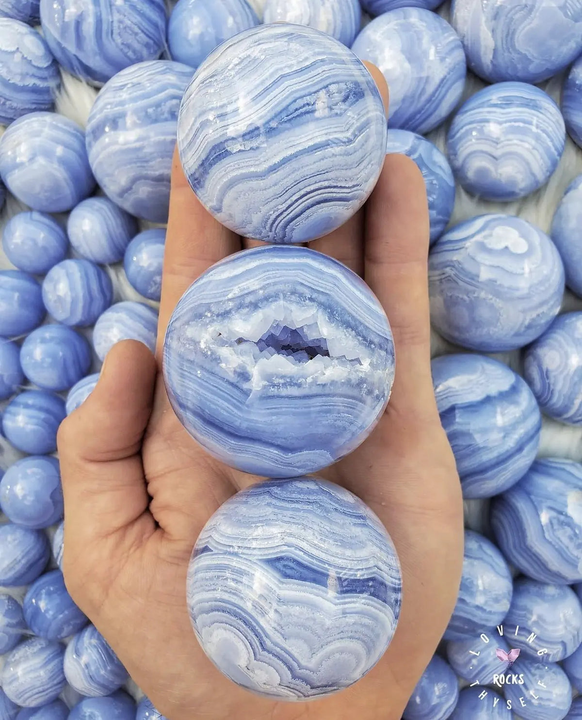 Blue Lace Agate Meaning and Healing Properties