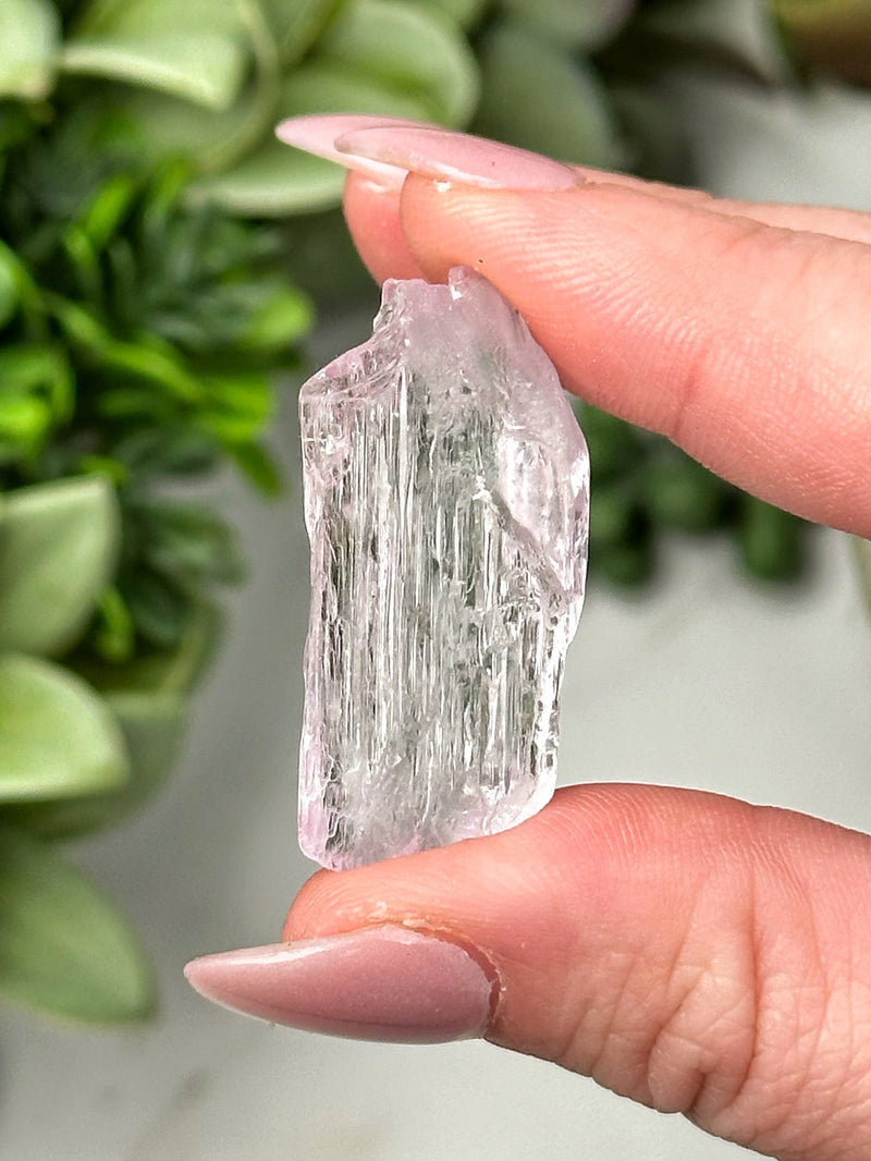 Gemmy Raw Kunzite - #6