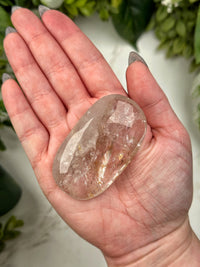 UV Reactive Amethyst Palmstone - #1