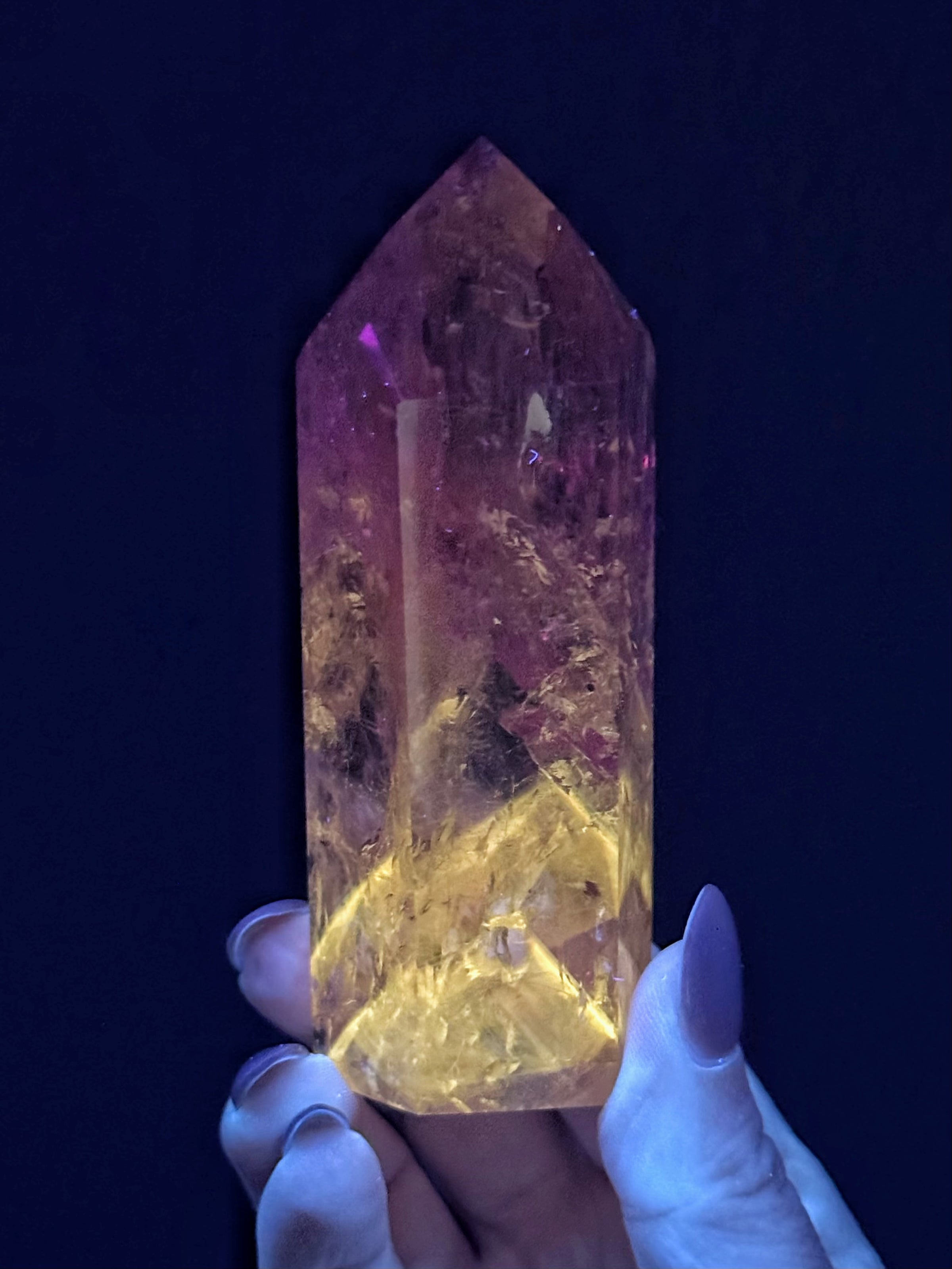 UV Reactive Amethyst Point - #4