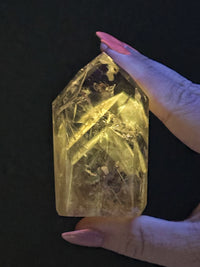 UV Reactive Amethyst Point - #13