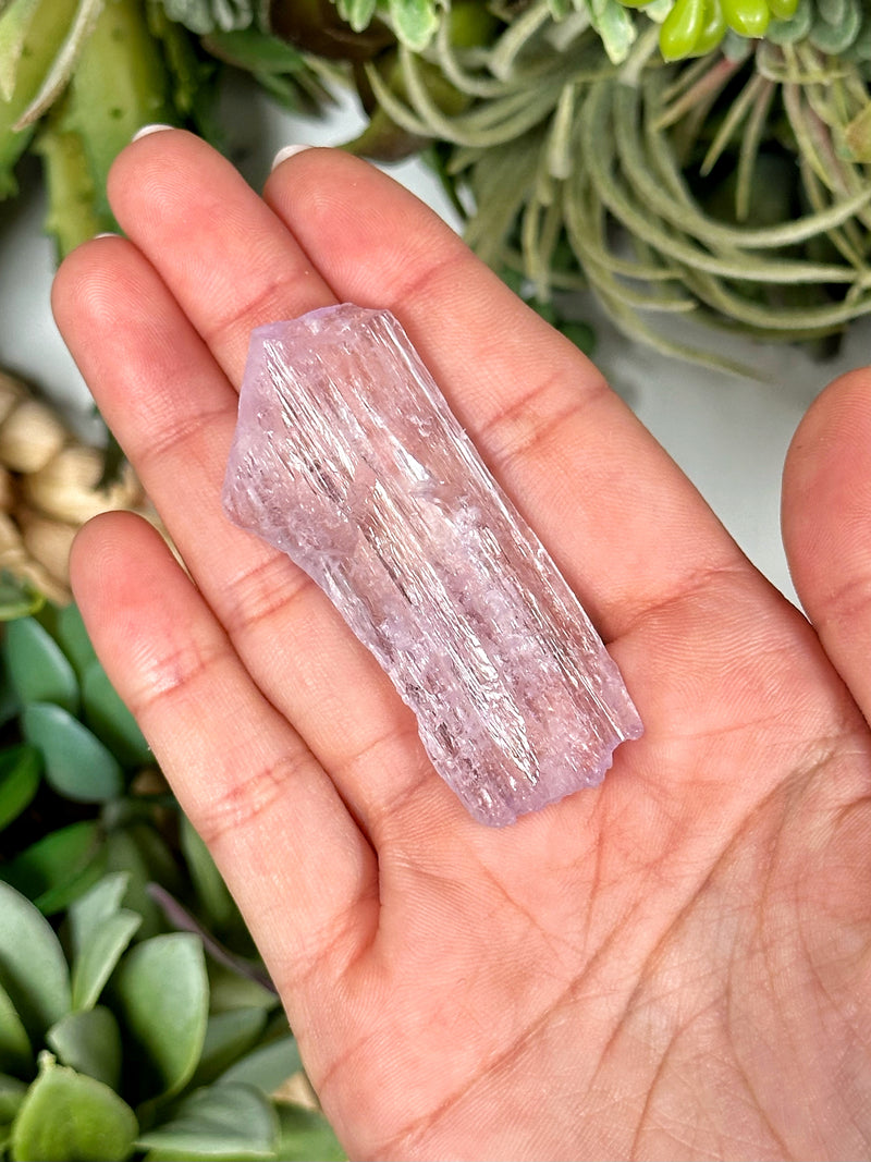 Gemmy Raw Kunzite - #2