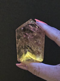 UV Reactive Amethyst Point - #18