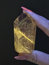 UV Reactive Amethyst Point - #15