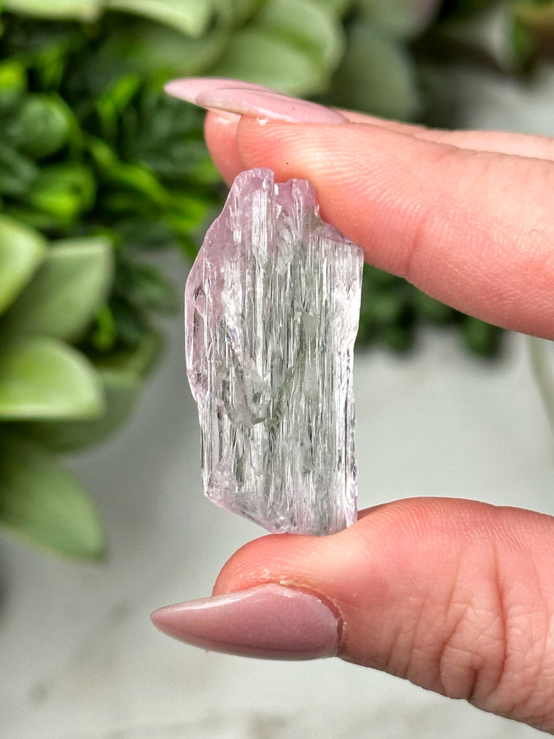 Gemmy Raw Kunzite - #6