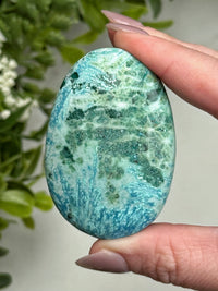 Shattuckite Dioptase Calcite Palmstone - #17