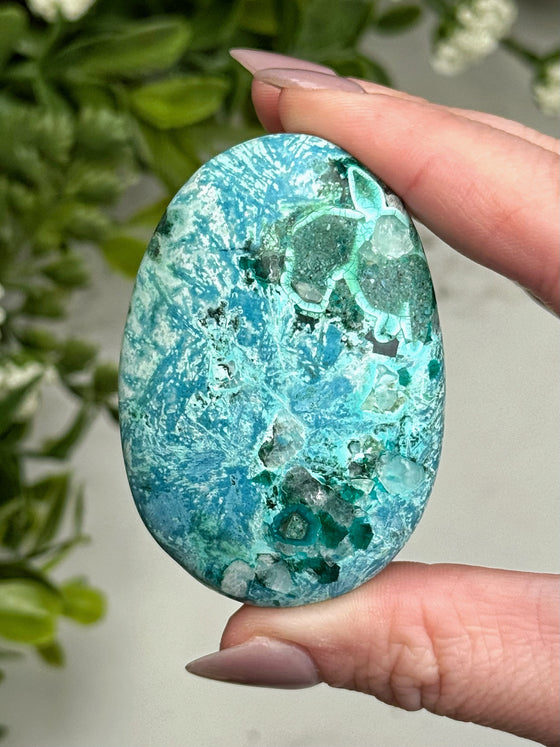 Shattuckite Dioptase Calcite Palmstone - #17
