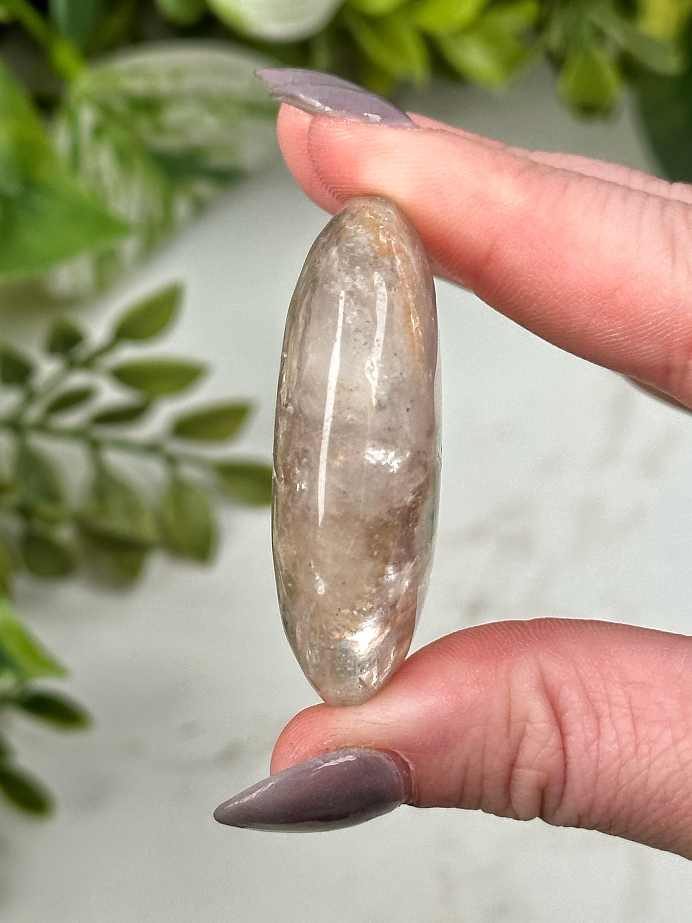 UV Reactive Amethyst Palmstone - #4