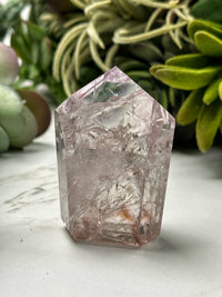 UV Reactive Amethyst Point - #18