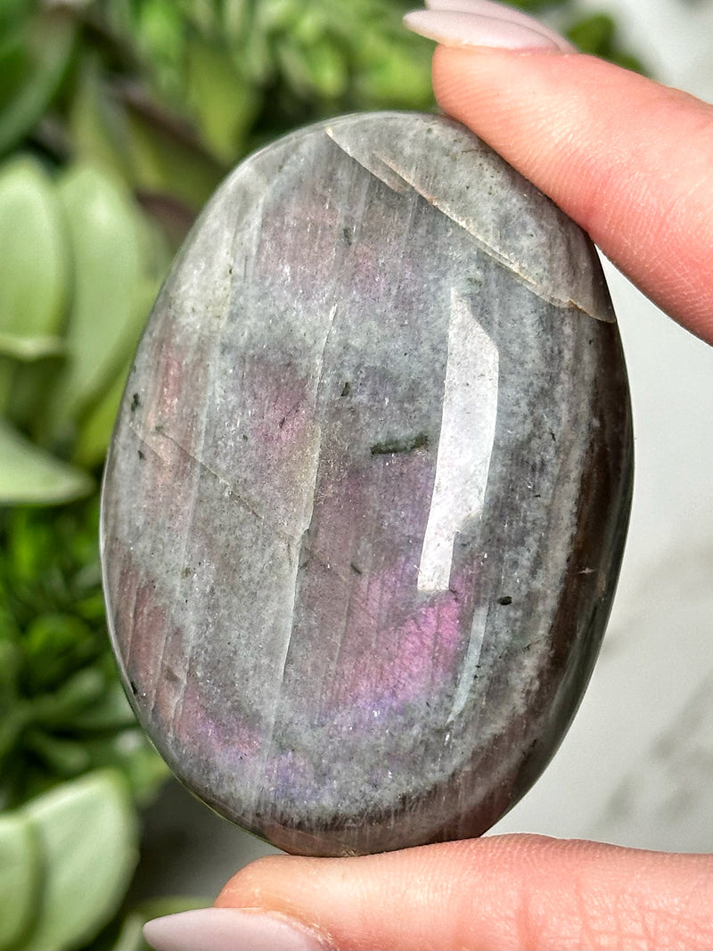 Labradorite Palmstone - #15
