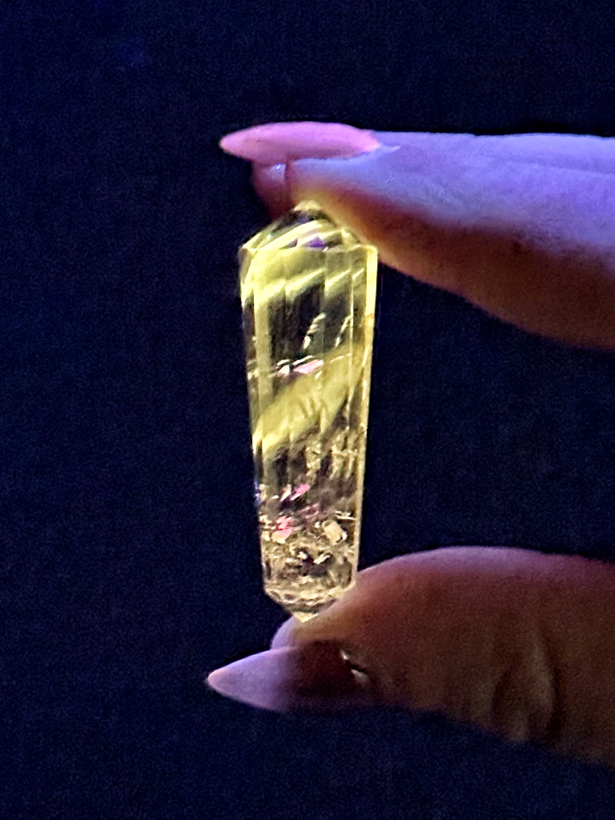 UV Reactive Amethyst Vogel - #3