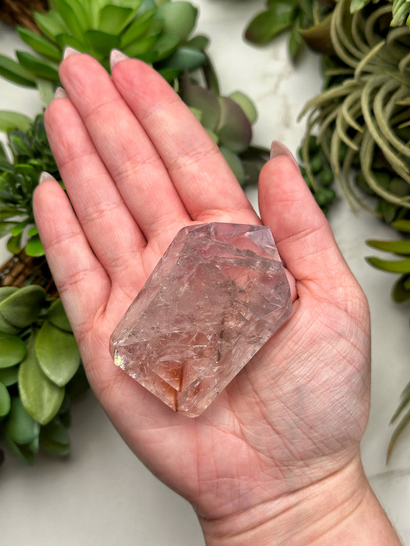 UV Reactive Amethyst Point - #18
